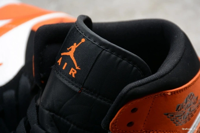 MID SHATTERED 554724-058 JORDAN AIR BACKBOARD 1 0430